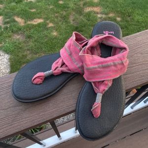 Sanuk women’s sandals size 8